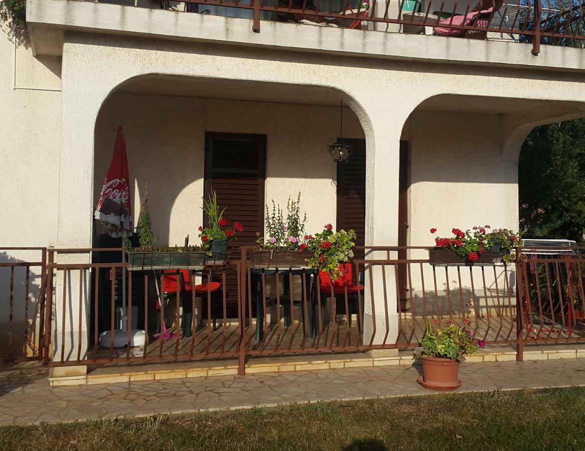 Ljubica Appartement Žbandaj Buitenkant foto